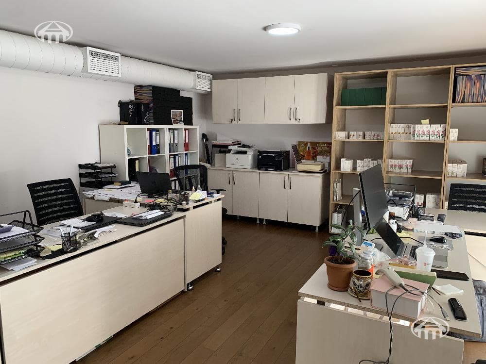 Office · 62 m² · Kentron