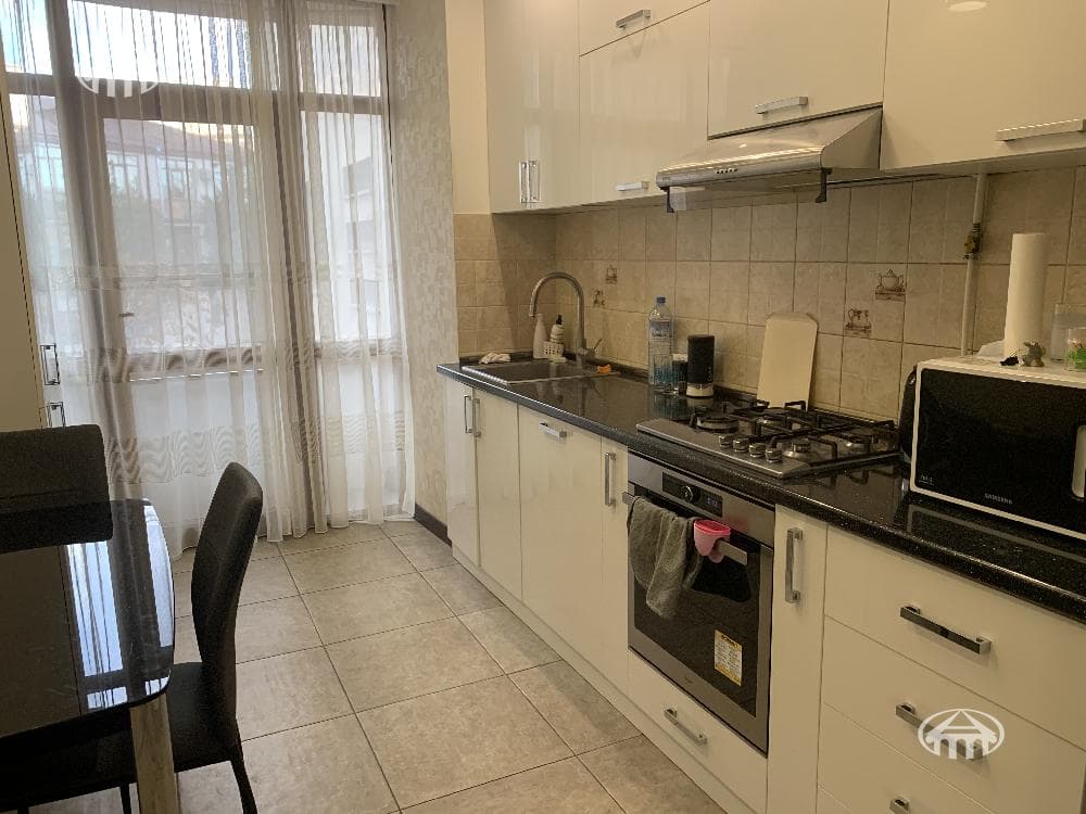 Квартира · 3 комн. · 93 м² · Арабкир