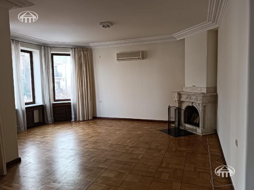 Առանձնատուն · 7 սեն. · 517 մ² · Կենտրոն