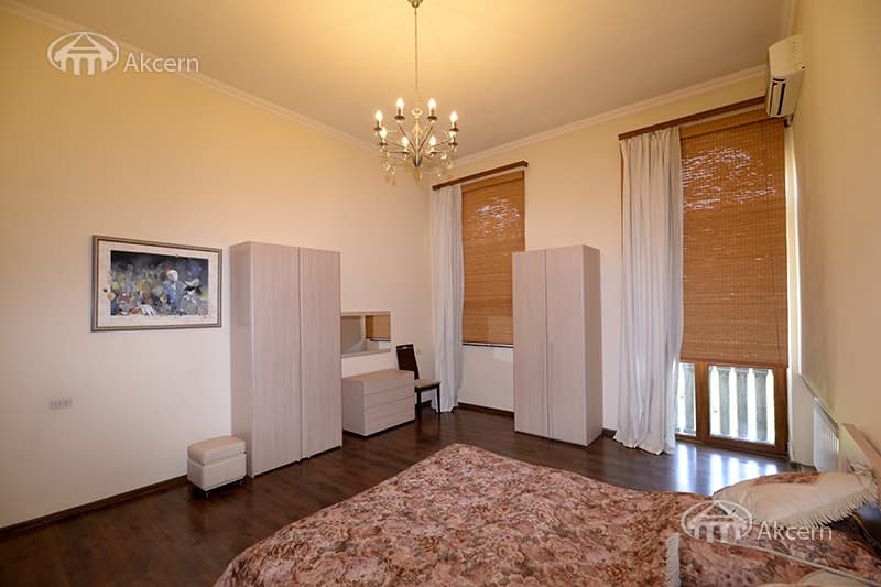 Apartment · 4 rooms · 125 m² · Kentron