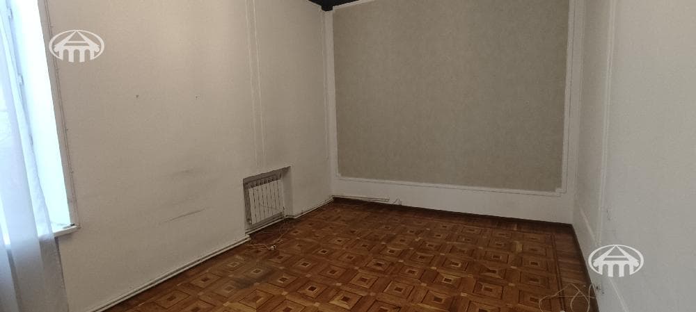 Առանձնատուն · 6 սեն. · 180 մ² · Կենտրոն