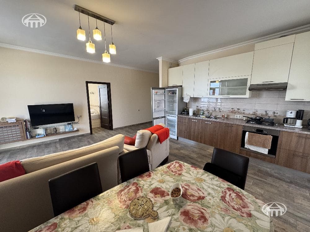 Квартира · 4 комн. · 91 м² · Кентрон