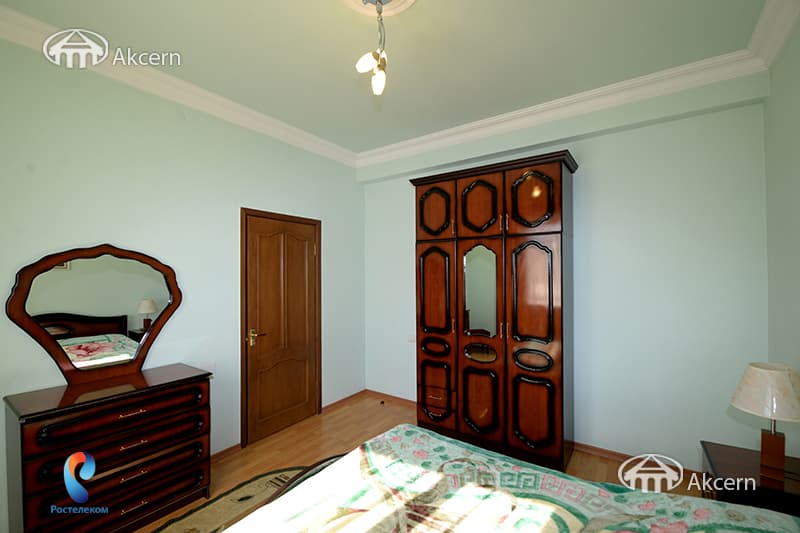 House · 3 rooms · 90 m² · Kentron