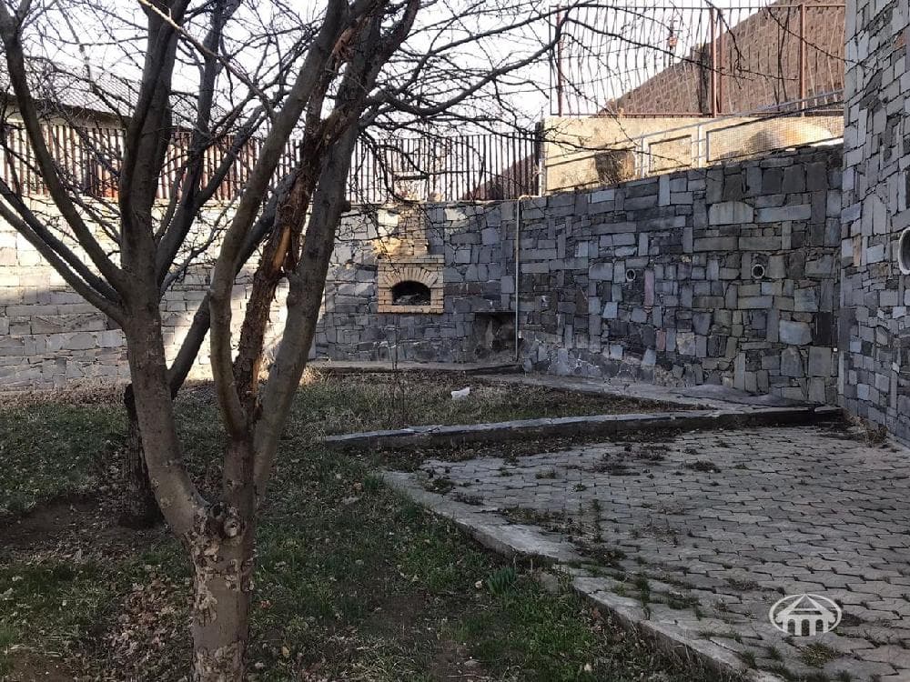 Ամառանոց · 3 սեն. · 98 մ² · Քարաշամբ