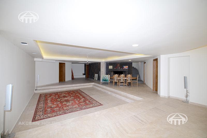 Mansion · 6 rooms · 689 m² · Vahagni