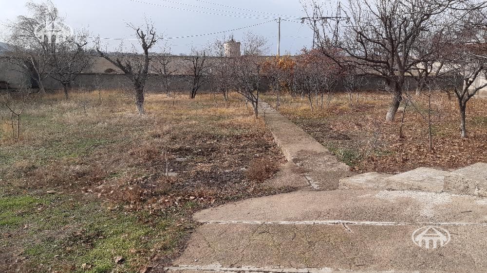 Mansion · 9 rooms · 1,117 m² · Arzni