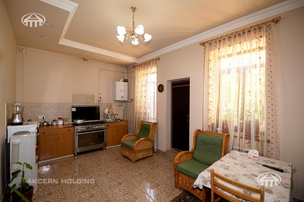 Дом · 6 комн. · 272 м² · Арабкир