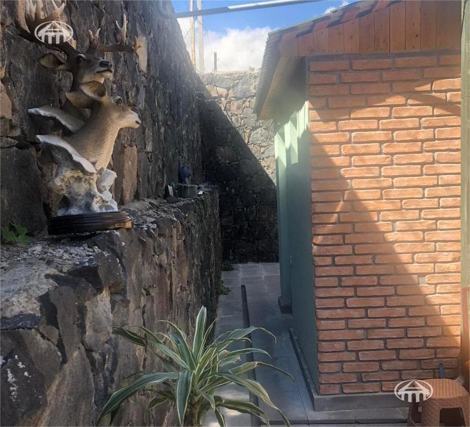 House · 9 rooms · 354 m² · Dilijan