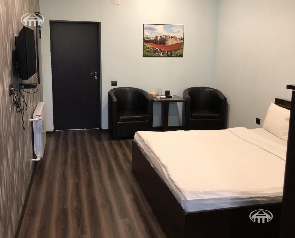 Hotel · 8 rooms · 585 m² · Arabkir