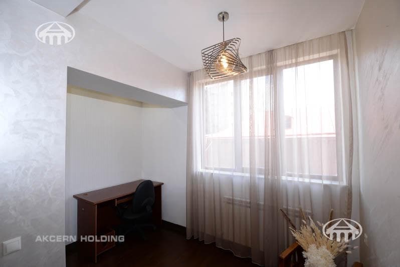 Apartment · 3 rooms · 104 m² · Kentron