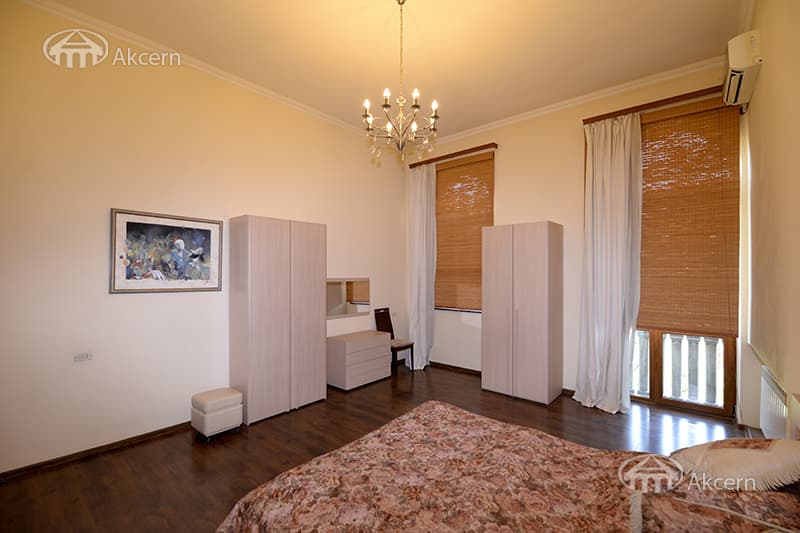 Apartment · 4 rooms · 125 m² · Kentron
