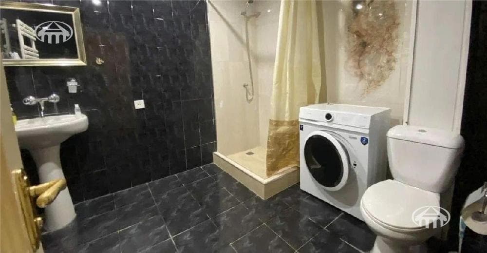 Առանձնատուն · 9 սեն. · 584 մ² · Կենտրոն