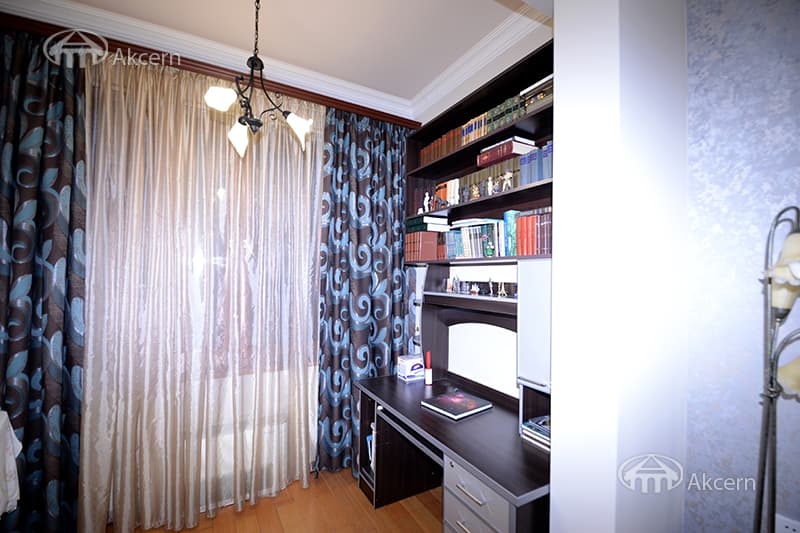 Квартира · 4 комн. · 186 м² · Кентрон