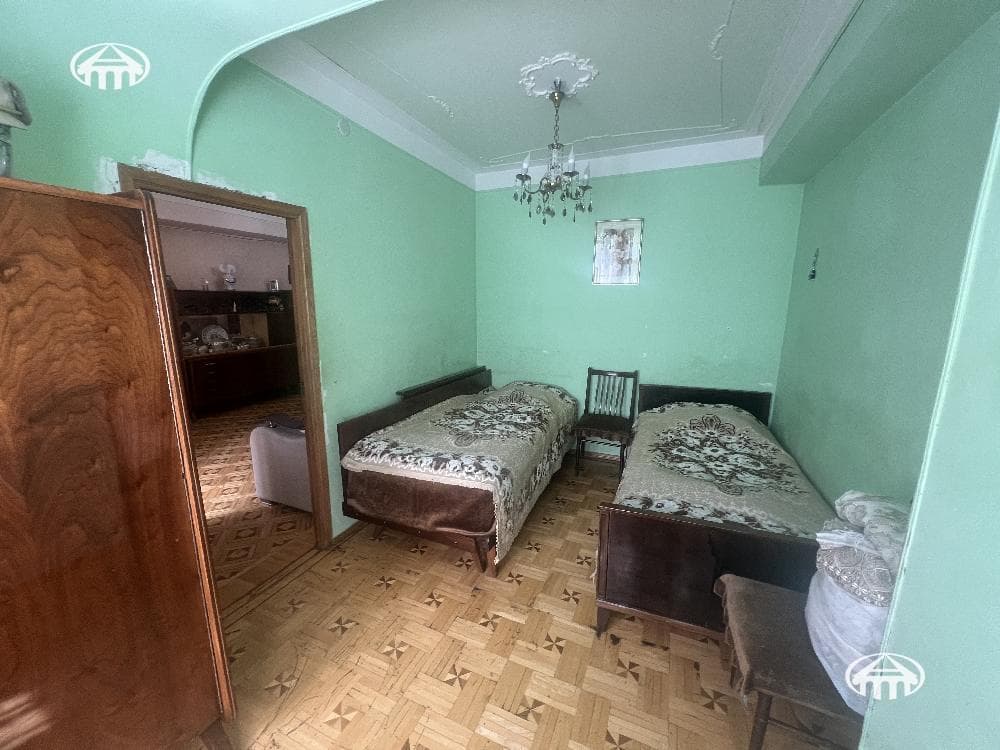 Apartment · 2 rooms · 61 m² · Kentron