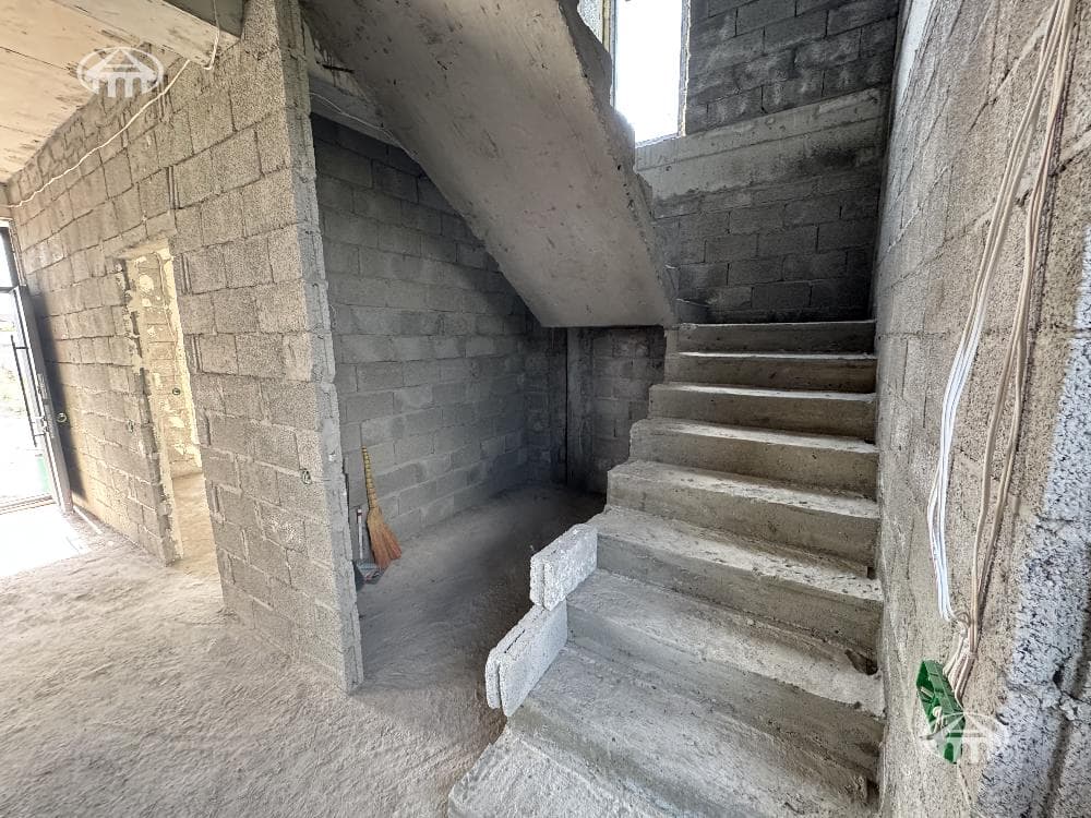 Дом · 6 комн. · 180 м² · с. Ариндж
