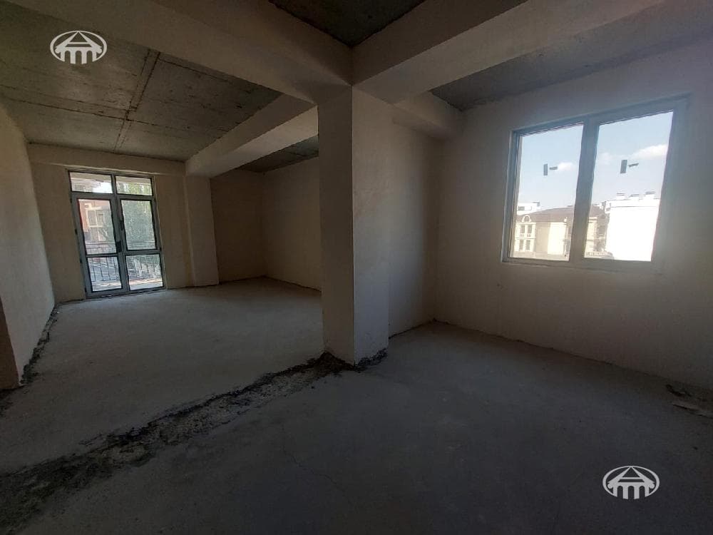 Квартира · 4 комн. · 103 м² · Аван