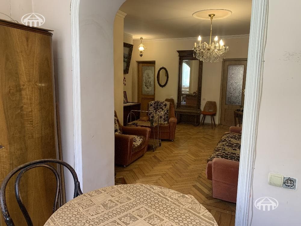 Квартира · 3 комн. · 74 м² · Кентрон