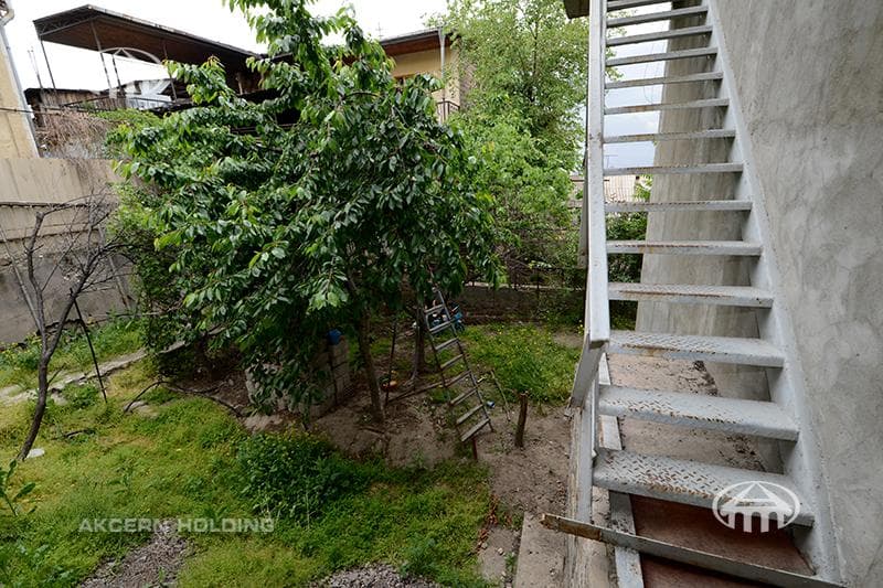 Дом · 3 комн. · 215 м² · Эребуни