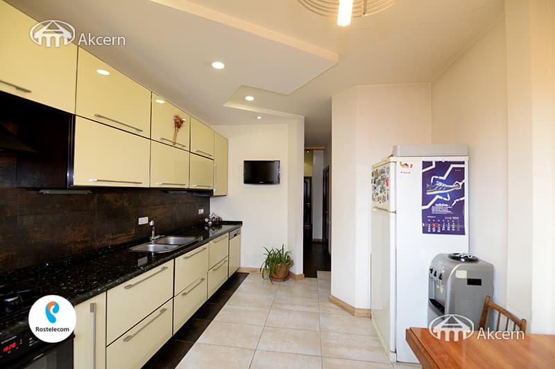 Apartment · 4 rooms · 159 m² · Kentron