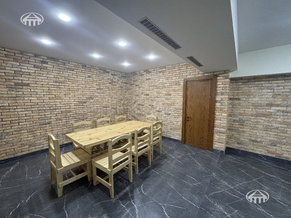 Townhouse · 4 rooms · 292 m² · Arabkir