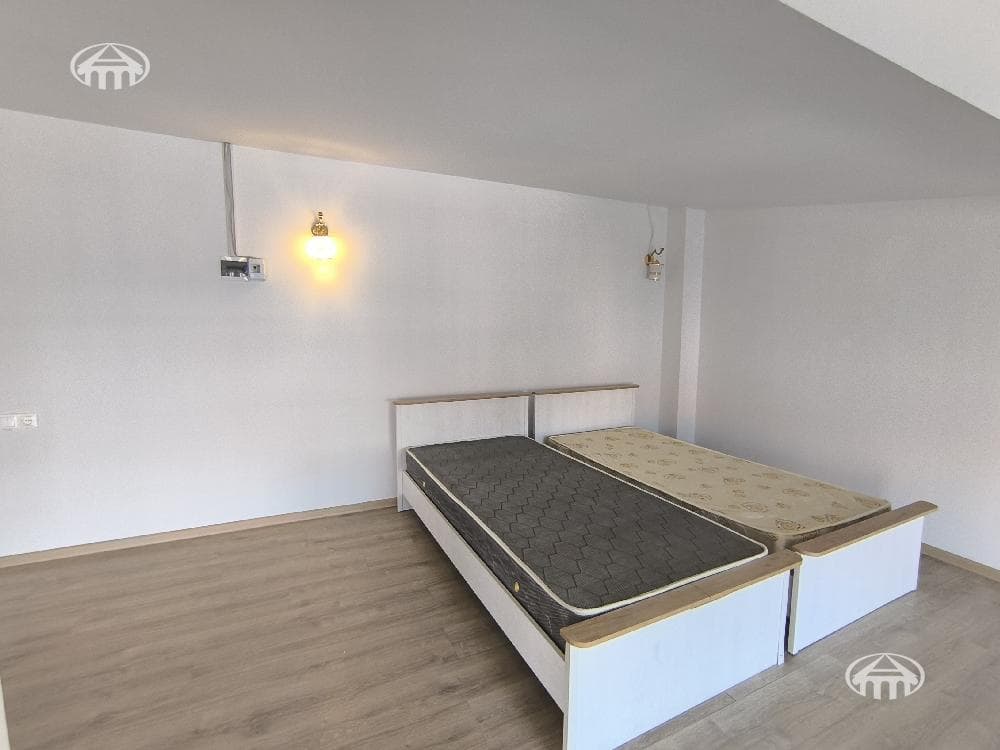 House · 4 rooms · 115 m² · Kentron