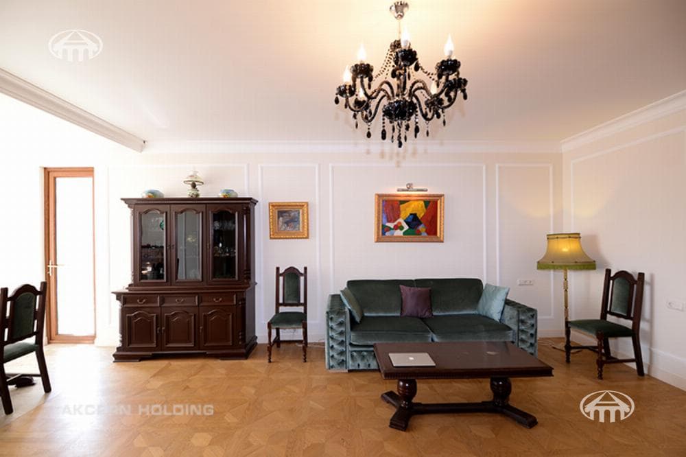 Apartment · 4 rooms · 176 m² · Kentron