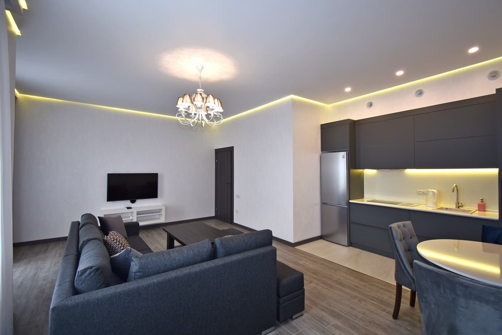 Квартира · 2 комн. · 65 м² · Кентрон