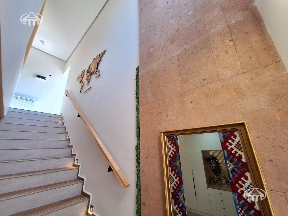 Особняк · 5 комн. · 380 м² · Ариндж