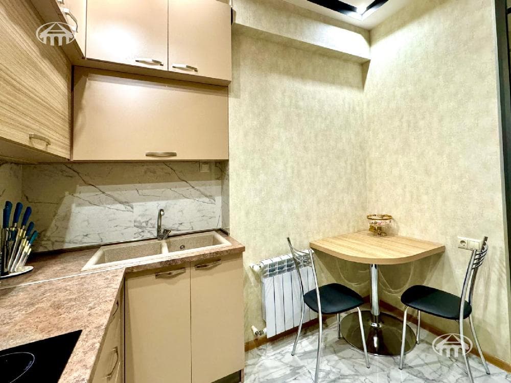 Квартира · 3 комн. · 98 м² · Кентрон