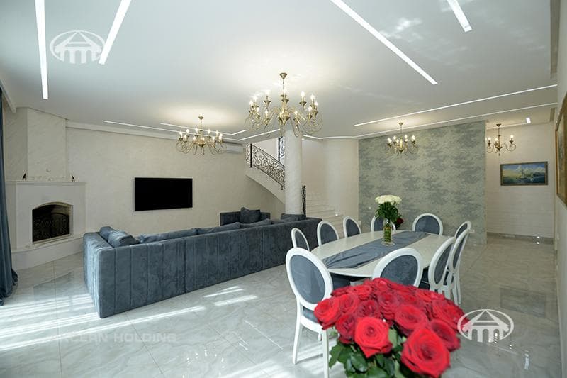 House · 6 rooms · 567 m² · Ajapnyak