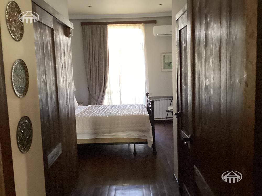 Apartment · 3 rooms · 100 m² · Kentron