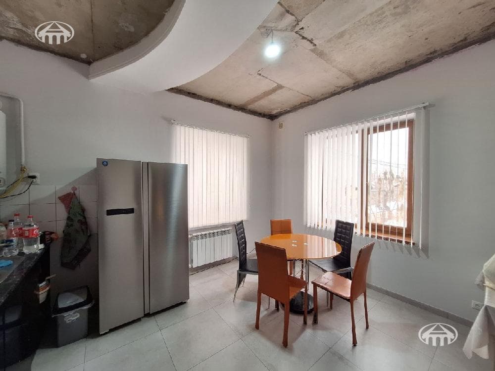 Особняк · 331 м² · Давташен
