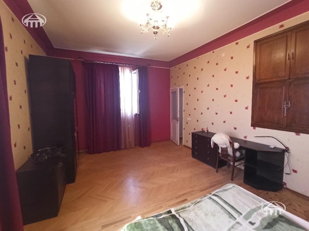 House · 8 rooms · 459 m² · Nor Nork