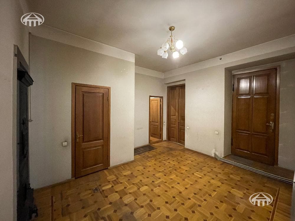 Առանձնատուն · 7 սեն. · 343 մ² · Արաբկիր