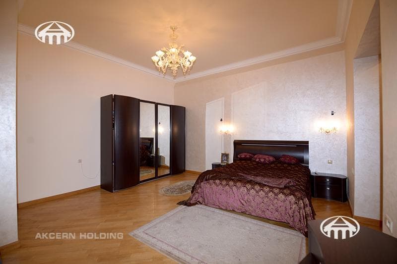 Apartment · 4 rooms · 288 m² · Kentron