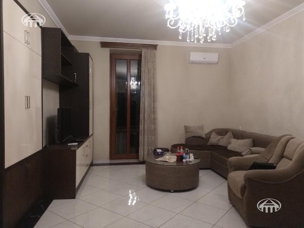 Apartment · 4 rooms · 184 m² · Kentron
