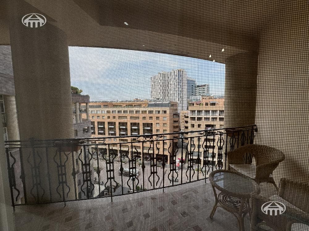 Квартира · 3 комн. · 160 м² · Кентрон
