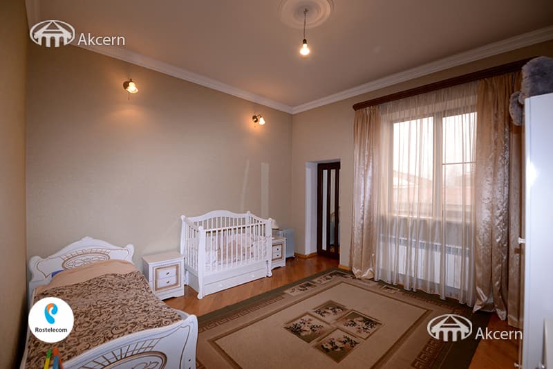 Առանձնատուն · 6 սեն. · 427 մ² · Կենտրոն