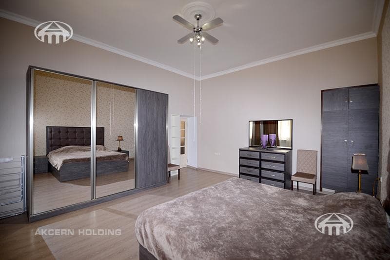 House · 4 rooms · 100 m² · Kentron