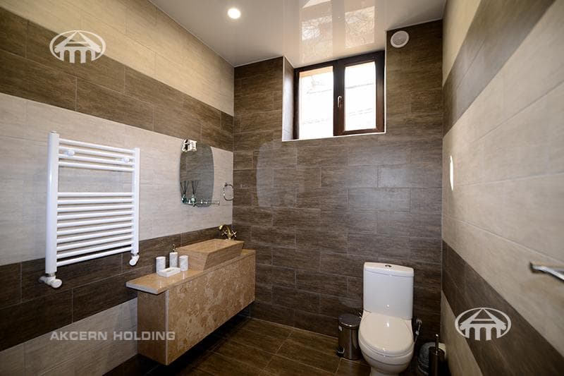 House · 6 rooms · 210 m² · Arabkir