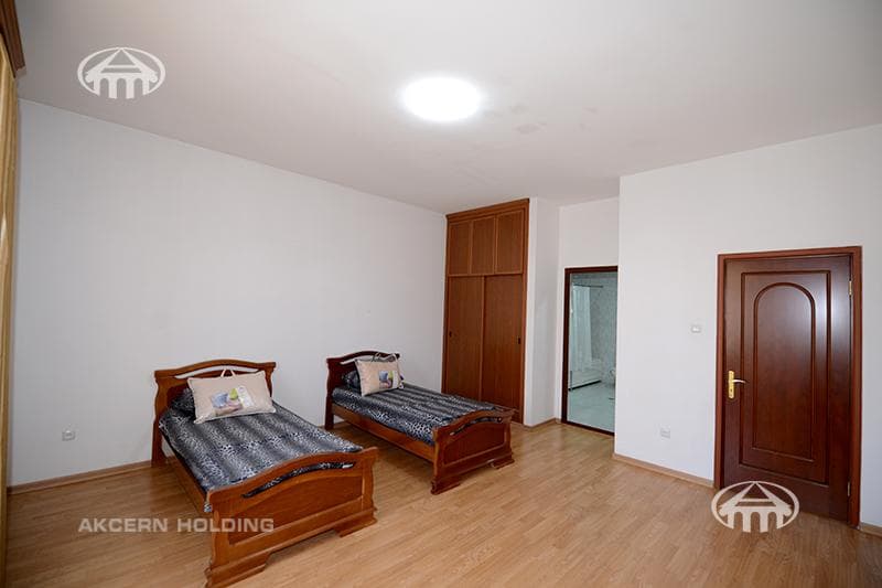 Квартира · 3 комн. · 165 м² · Арабкир