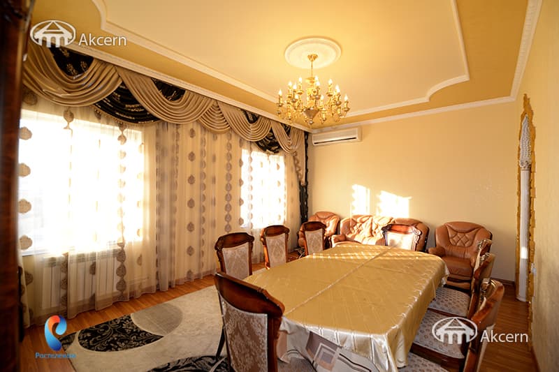 Дом · 6 комн. · 208 м² · Кентрон