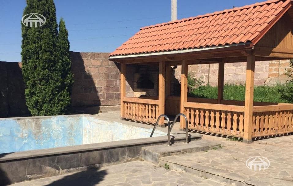 Առանձնատուն · 9 սեն. · 640 մ² · Օհանավան