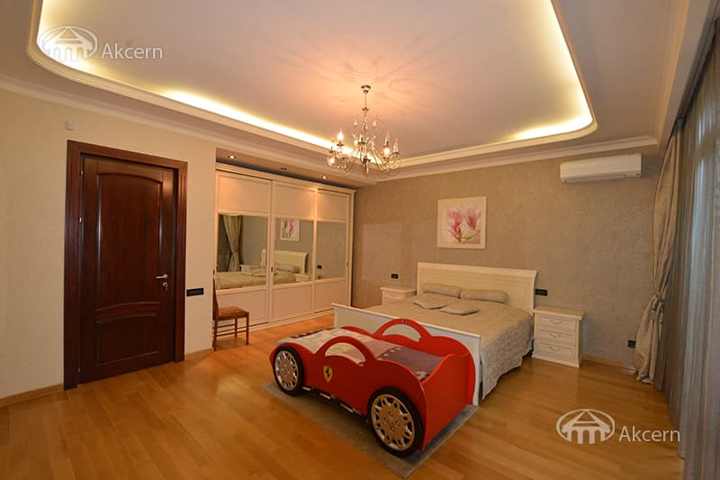 Mansion · 5 rooms · 745 m² · Arabkir