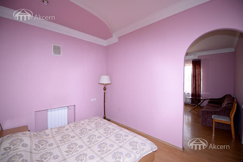 Особняк · 6 комн. · 440 м² · Кентрон