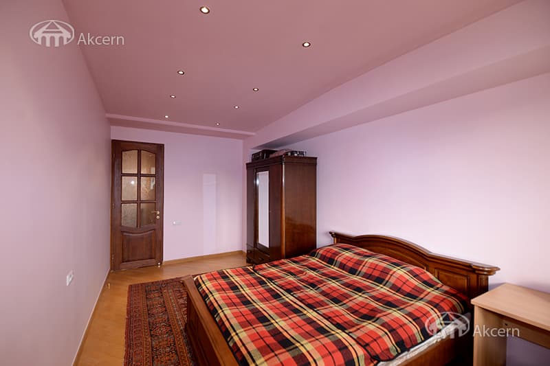 Квартира · 2 комн. · 72 м² · Кентрон