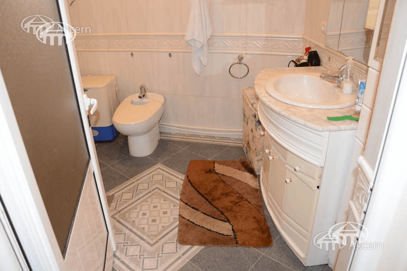 Mansion · 7 rooms · 560 m² · Kentron