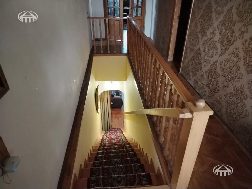 Особняк · 9 комн. · 272 м² · Эребуни