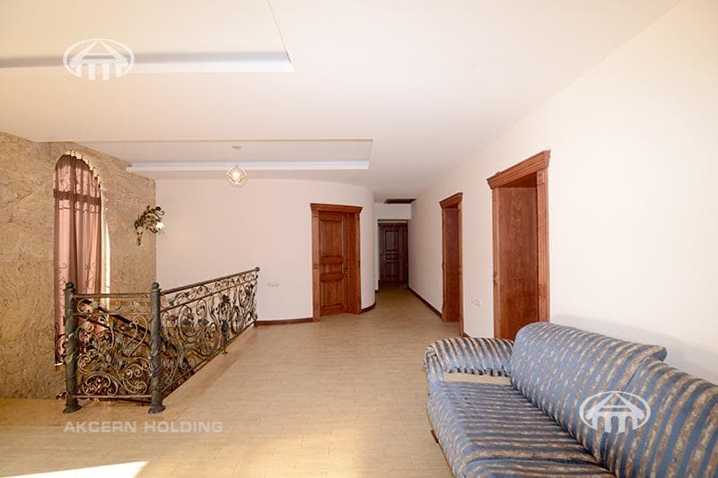 Առանձնատուն · 6 սեն. · 654 մ² · Ծաղկաձոր