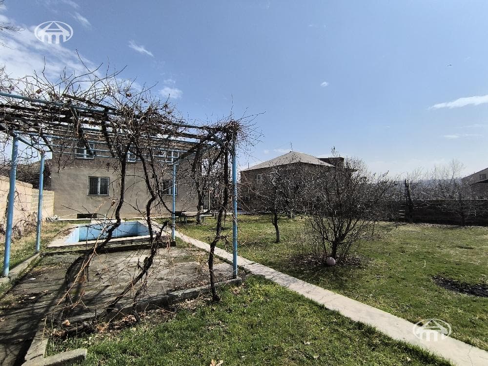 Mansion · 5 rooms · 375 m² · Ptgni